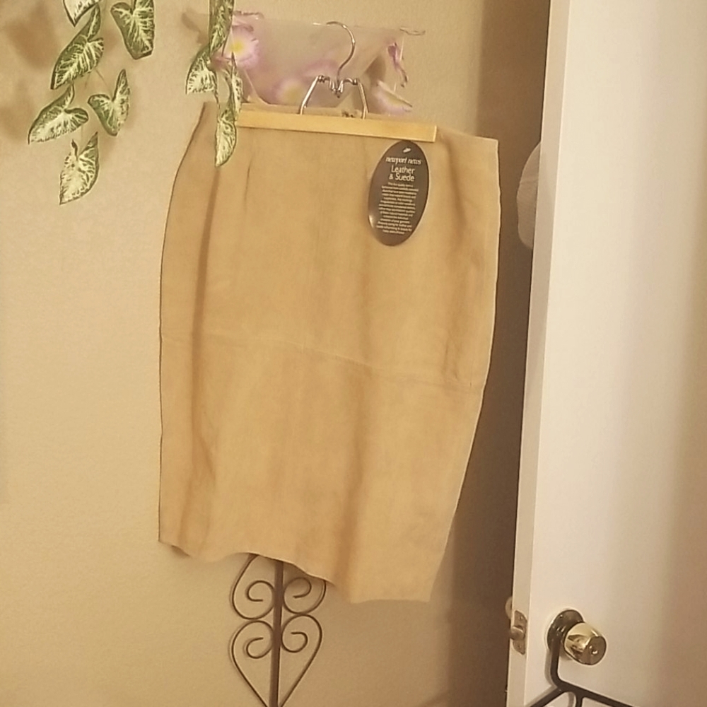Leather/suede skirt